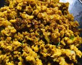 A picture of step 1 of Cauliflower pode masala.