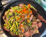 Foto del paso 5 de la receta: Tallarín saltado criollo con sobras de parrillada !