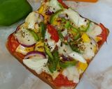 A picture of step 4 of Tandoori Mayonnaise Capsicum Pizza.