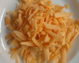 A picture of step 2 of Cheese omelette.