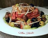 Foto del paso 11 de la receta: Ensalada piramidal de pepinos, tomates y troncos de atún blanco