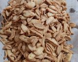 Foto langkah ke 8 dari resep Kue Bawang Gunting.