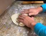 Hình bước làm 5 của món Cách nhồi bột bánh Mì bằng tay
