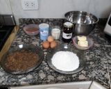 Foto del paso 1 de la receta: Muffins de cacao amargo rellenos de mermelada y chocolate blanco