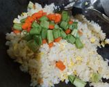 Foto langkah ke 3 dari resep Nasi goreng Mentega.