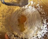 Foto langkah ke 3 dari resep Classic Marble Cake.