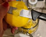 Foto del passaggio 1 della ricetta Limoncello fatto in casa🍋
