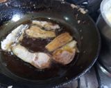 Foto del paso 3 de la receta: Merluza frita con puré aros de cebolla y berenjena