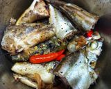 Hình bước làm 5 của món Cá ông căn kho khô