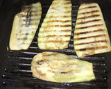 Foto del paso 2 de la receta: Rollitos de berenjena con atún
