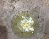 A picture of step 2 of Pizza sauce.