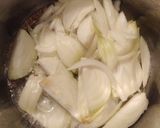 A picture of step 3 of Aloo palak.