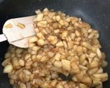 Hình bước làm 2 của món Bánh Danish Táo Quế