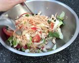 รูปขั้นตอนการทำที่ 3 ของ ยำมาม่าไข่ต้ม คลีน #กินผักรักสุขภาพ5