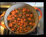 Une image de l'étape 3 de Bœuf haché aux carottes cumin persil et oignons.
