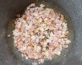 Foto del paso 1 de la receta: 🥓🧀🍄‍🟫 Polenta con panceta, champiñones y verdeo a la crema gratinada 🍄‍🟫🧀🥓