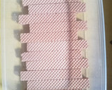Foto langkah ke 2 dari resep Pudding Wafer Coklat Simple (Olahan Kue Sisa Lebaran).