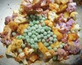 A picture of step 5 of Dry purple Cauliflower bhaji.