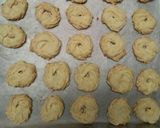 Foto langkah ke 7 dari resep Kue kering sagu keju.