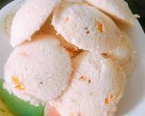 A picture of step 3 of Stuffed Pizza Idli.