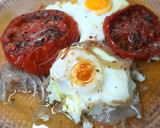 Foto del paso 5 de la receta: Huevos al plato con tomate y cebolla