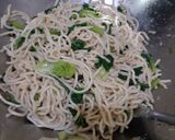 Foto langkah ke 4 dari resep Mie Goreng Bu Toera Jember.
