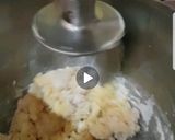 Foto langkah ke 2 dari resep Donat Kentang.