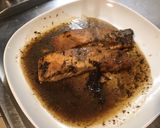 Une image de l'étape 5 de Pavés de saumon caramélisés au bouillon d'herbes, estragon et citron.