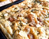 Foto langkah ke 7 dari resep Focaccia Butter Garlic Bread.