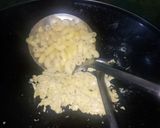 Foto langkah ke 4 dari resep Makaroni Telur Saus Tomat.