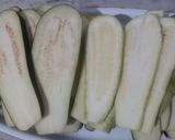 Foto del paso 1 de la receta: Rollitos de Berenjena con zucchinis, tomates y queso, al micro