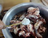 A picture of step 3 of Siri (Goat Head Stew).