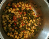 Foto del paso 11 de la receta: Potaje de garbanzos y berzas