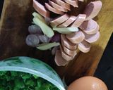 Foto langkah ke 1 dari resep Nasi Sosis Kecap.