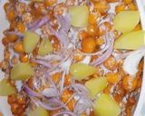A picture of step 6 of Dahi Chana Chat.