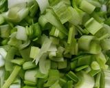 Gambar langkah 1 resipi Sup Leek & Sayur Campur Mk89 Style.