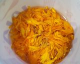 Foto del paso 1 de la receta: Coulish de naranja 🍊 con flor de cempasúchil
