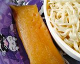 Foto langkah ke 7 dari resep Ketimus/Lemet Singkong Gula Merah |steamed brown sugar cassava cake.
