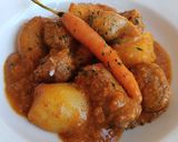 Foto del paso 12 de la receta: Albóndigas y butifarra con chipirones, patatas y zanahorias baby
