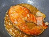 日式洋蔥燒鮭魚