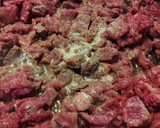 Foto del paso 2 de la receta: Bistec con nopales en paprika🌹