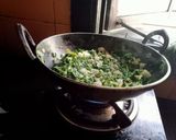 हिवाळी स्पेशल पालक मेथी मुळी भाजी (palak methi muli bhaji recipe in marathi) रेसिपी स्टेप 3 फोटो 