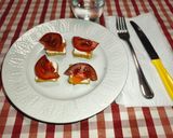 Foto del paso 3 de la receta Biscotes salmón con tomate