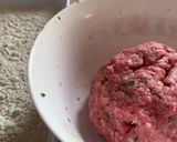 Foto del paso 3 de la receta: Albóndigas con sepia y guisantes