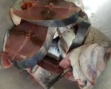 Foto langkah ke 1 dari resep Ikan Tongkol Goreng.