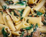 A picture of step 5 of Rigatoni with Cabrales Sauce, Spinach, and Mushrooms.