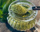 Foto del passaggio 5 della ricetta Sale aromatizzato al basilico