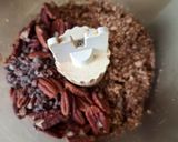 Foto del paso 2 de la receta: Bolitas energéticas de nuez y cacao