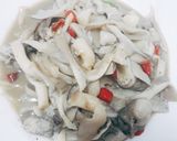 Hình bước làm 3 của món Nấm bào ngư xào hàu sữa