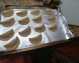 A picture of step 9 of Meat Pies (easy method!).
